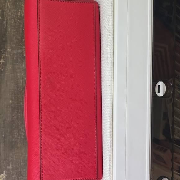 Michael Kors Jet Set Red Tote Bag with Gold Chain And Charm, NWT, $558 Retail - Picture 5 of 5